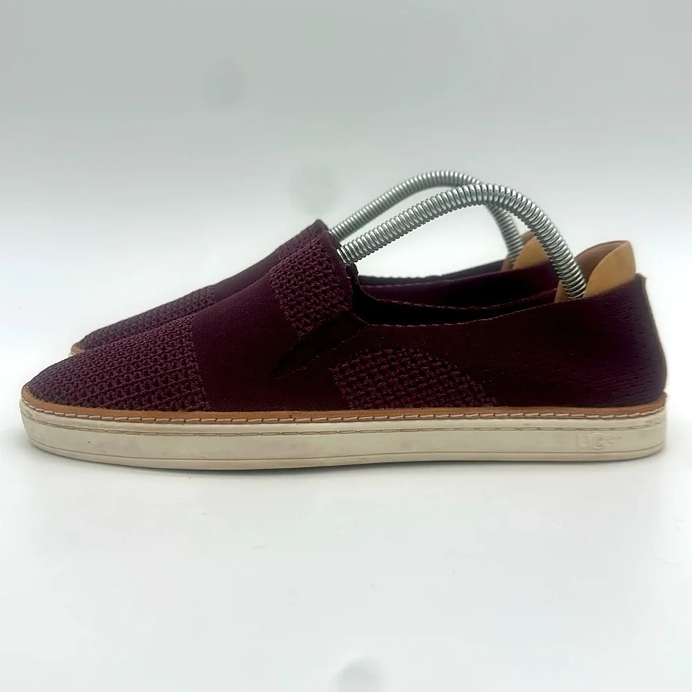 UGG SAMMY PORT STRETCH KNIT / LEATHER SLIP-ON SNEAKERS, WOMEN US 9.5